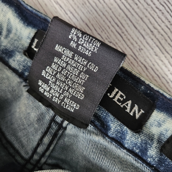 Skinny Fit Distressed Blue Wash Denim Shorts - Picture 10 of 15